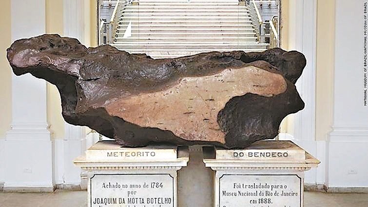 巴西境內最大的鐵隕石。（里約國家博物館官網）