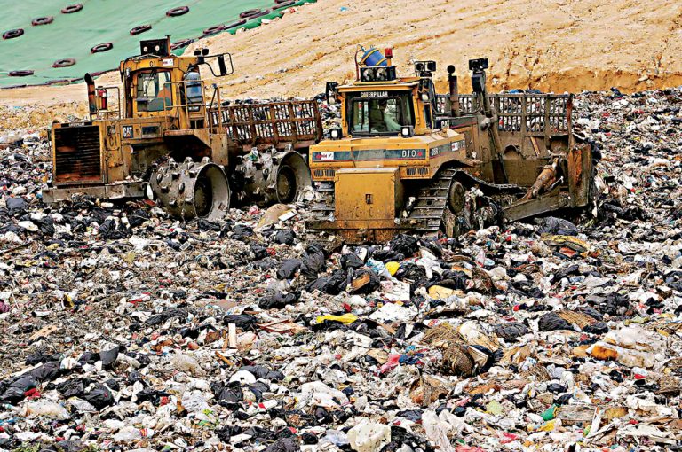 港府承認香港的廢物管理落後，原因在於回收模式改變。