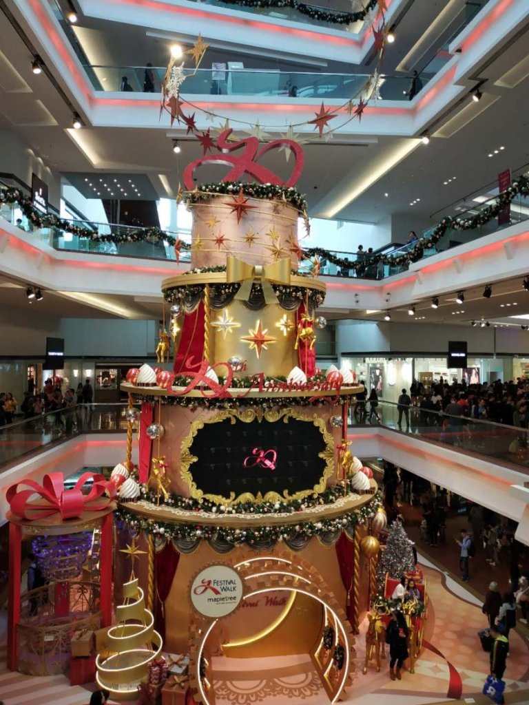香港到處洋溢著聖誕氛，圖為又一城。(羅偉健攝)