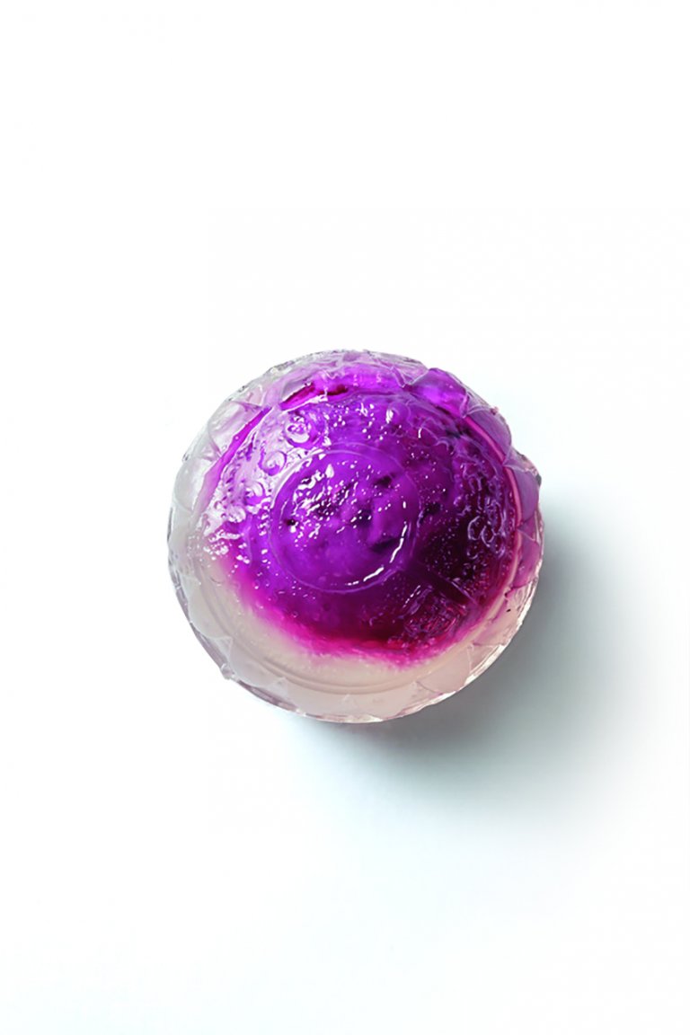 紫晶$28: 晶瑩剔透的水晶皮，包裹着甜而不膩的有機蕃薯，凍食更佳。