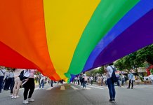 台灣三讀通過同性婚姻專法草案