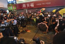 【經濟沉淪】（1）遊行暴力示威不斷　香港經濟攬住死
