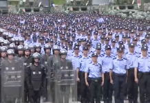 【軍容壯盛】逾萬武警公安聯合演練   廣東話高呼：「停止暴力！回頭是岸！」