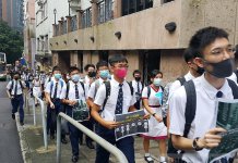 【政治校園】一批張祝珊中學學生及舊生發起遊行　聲援兩名被捕同學