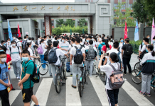【新型肺炎】疫情受控北京中小學今起復課　學生心情激動