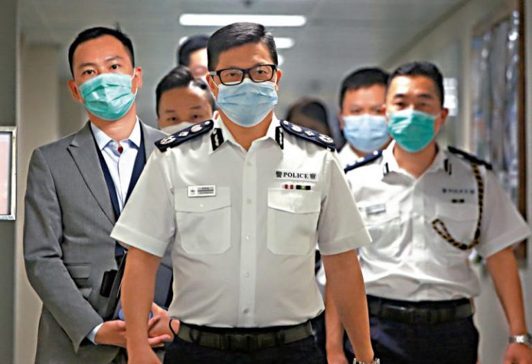 鄧炳強早前表示，警方會全面調查嘗試用假新聞危害香港安全的人，一有證據會作出拘捕及檢控。