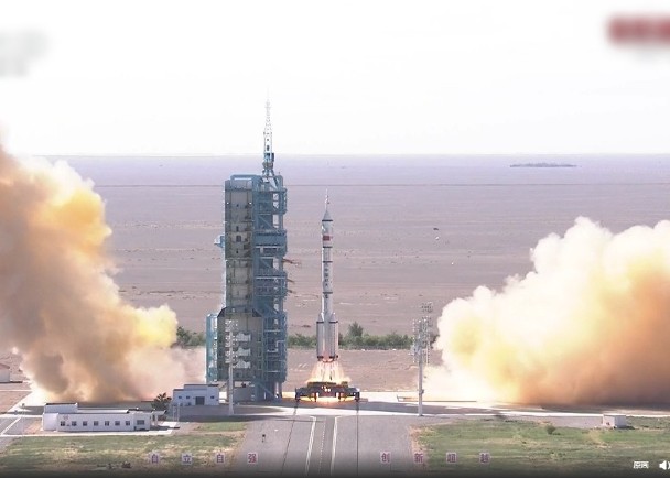 神舟十二號今早上9時22分，成功在酒泉衛星發射中心發射。
