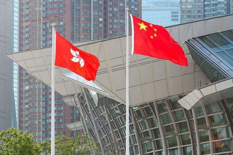 特區政府對台方多次粗暴干預香港事務，表示極度憤怒和遺憾。
