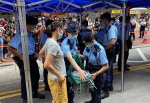 警方禁職工盟銅鑼灣擺街站　社民連4人灣仔遊行被搜查
