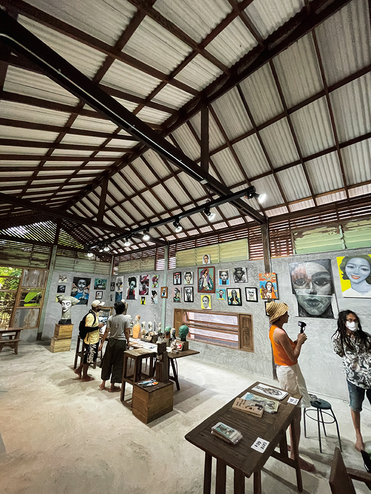 帕安島的Siam Healing Center是一間畫室，這裏的作品睇啱可以買走。