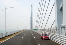 【施政報告】疫情過後　港私家車經大橋往來粵港無須先取配額
