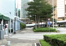 【良政善治】政總外巨型水馬全撤走　李家超稱香港再現安全面貌