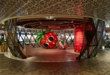 Stickymonger 巨型草莓藝術裝置 進駐K11 MUSEA