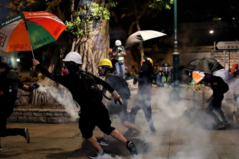 在尖沙咀發生的示威暴動，有9名被告版裁定罪名成立。
