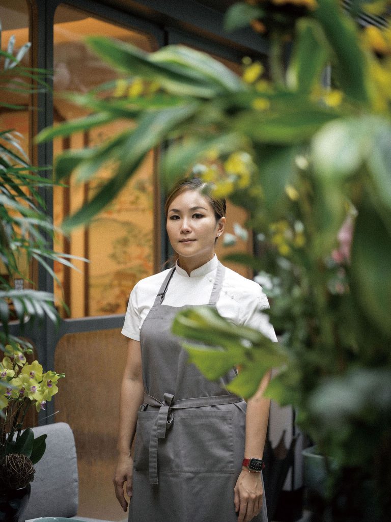 米芝蓮2星名廚劉韻棋（Vicky Lau）最新打造的餐廳MORA，以結合了亞洲風格的西菜作招徠，誠意可嘉。
