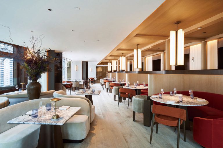 主要用餐區寬敞有空間感，配合溫暖柔和的色調，寫意悠閒。