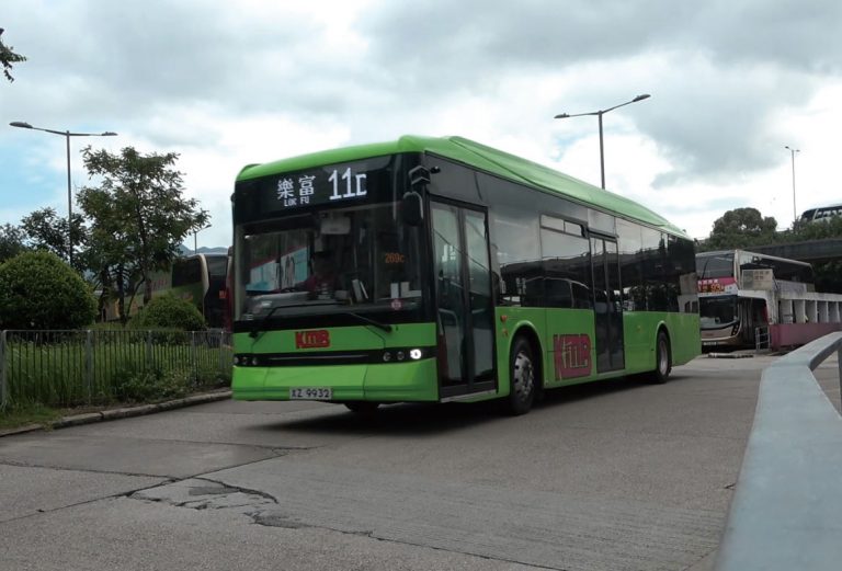 11D線巴士來往觀塘碼頭至樂富，收費較長途車便宜。