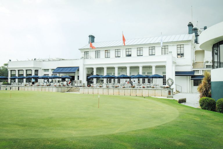 粉嶺哥爾夫球場會所落成至今已有111年，屬於香港二級歷史建築物。