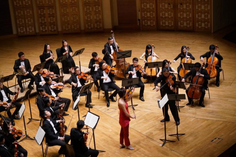 香港弦樂團將於10月4日，在香港文化中心音樂廳為大家演奏多首中國民謠。