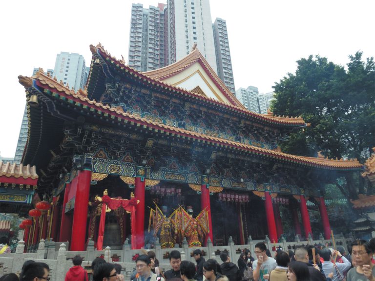 黃大仙祠會於國慶正日和翌日舉行開放日，有一系列豐富活動可讓公眾參與。