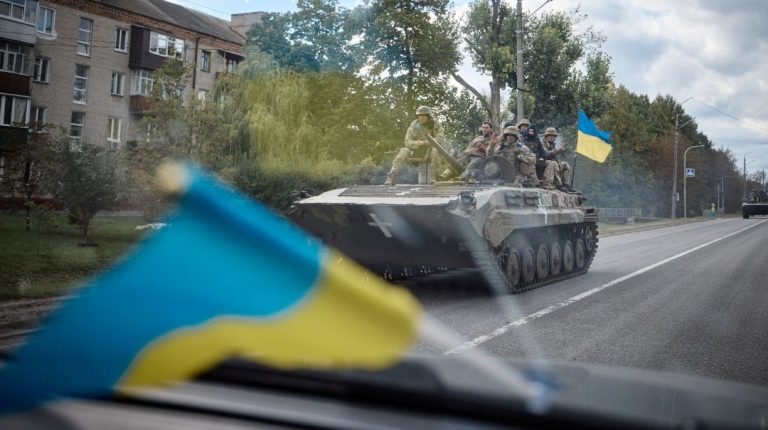 烏克蘭軍隊正在反攻遭俄佔領的土地。（互聯網）