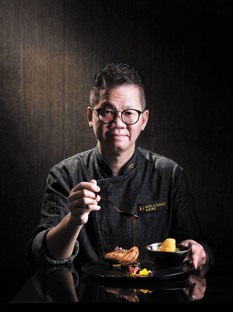 帝京酒店中式廚藝總監江肇祺師傅表示，新派中菜須新舊融合，保留原有風味，同時予人耳目一新的體驗。