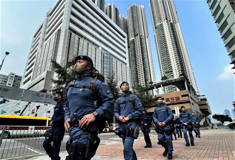 國慶臨近，警方近日已加派警員在市區高調巡邏。