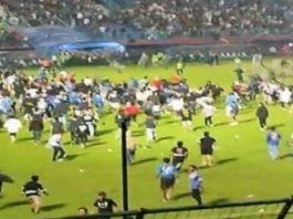 印尼數萬球迷暴亂人踩人釀174死　總統下令甲組聯賽全部暫停