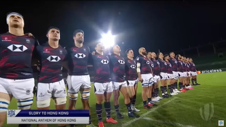 欖球頻道RugbyPass播出的畫面，顯示香港隊出場時奏起的國歌名稱竟是「GLORY TO HONG KONG」。