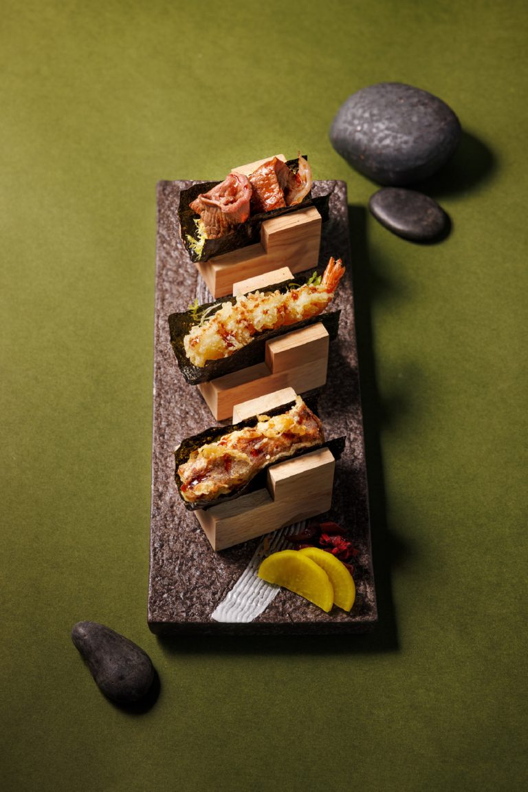 手卷類有和牛壽喜燒洋蔥手卷，以及炸鰻魚牛油果醬手卷，是丼飯以外的選擇。