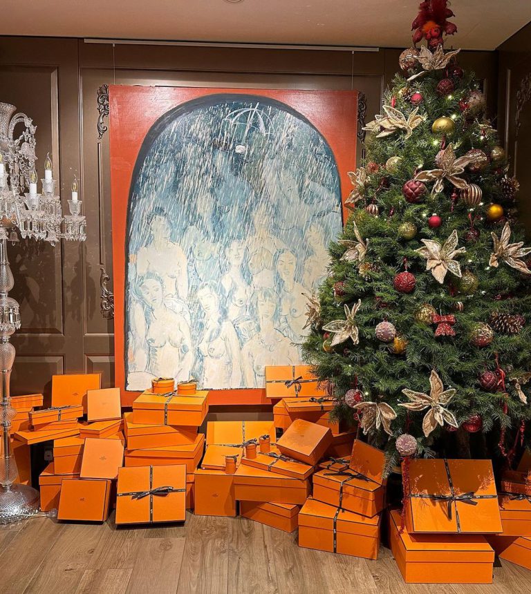 連埋工作室的橙色盒子之多，連網民都搞笑留言以為去了專門店。