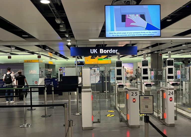 英國正考慮新的入境防疫措施。﹙互聯網﹚