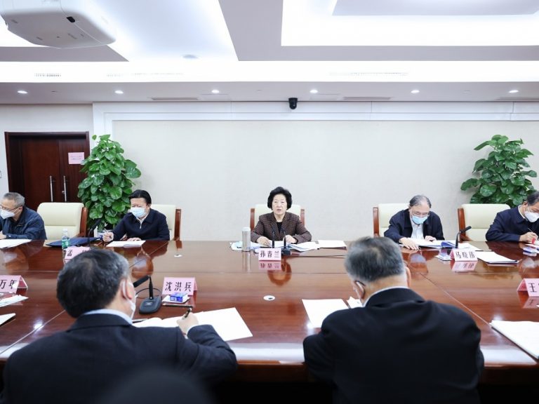 國家衛生健康委員會昨天（30日）召開座談會，會上國務院副總理孫春蘭表示，中國疫情防控隨着病毒致病性的減弱將面臨新形勢、新任務。