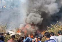 尼泊爾空難釀至少45死　客機著陸前90度直插地面