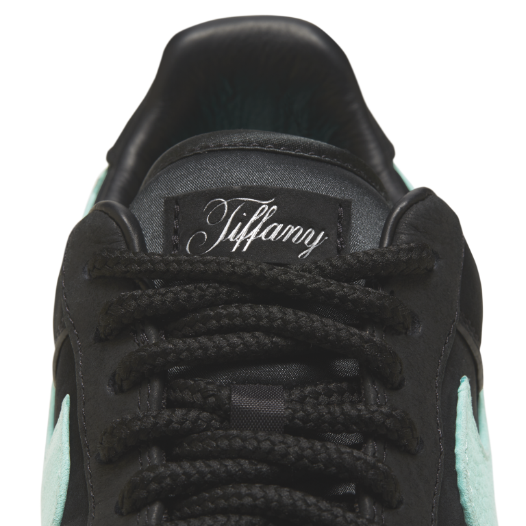 鞋舌有Tiffany 認證。