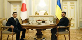日首相岸田文雄「快閃」烏克蘭會晤澤連斯基　俄轟炸機一度飛近日本海