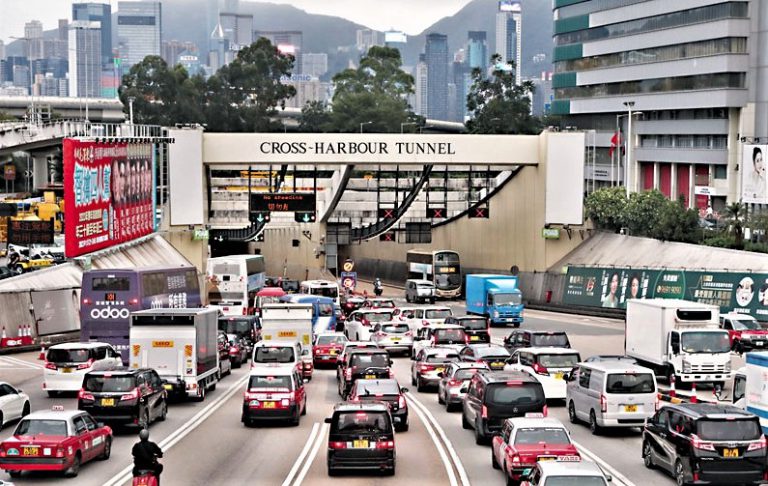 林世雄指，本港興建第四條過海隧道，港島車輛將不需經九龍，可直接駛往新界，進一步疏導港九過海車流。 
