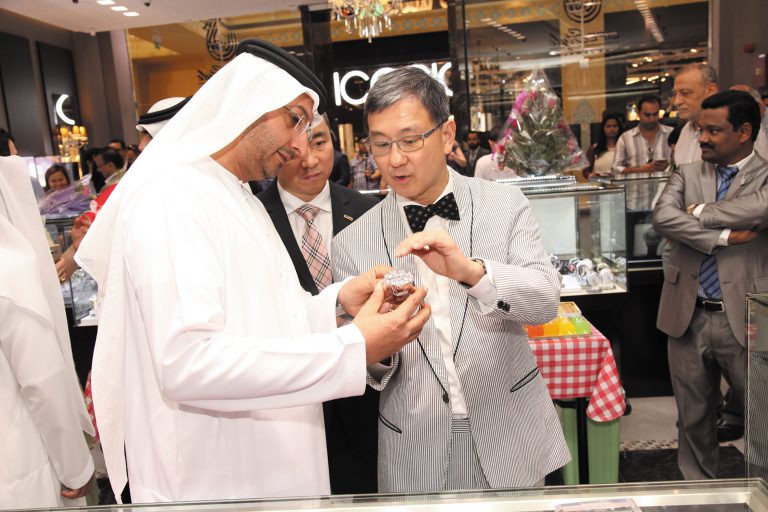 古珀行珠寶公司如今在中東地區擁有超過30-家分店，產品非常受當地人歡迎。