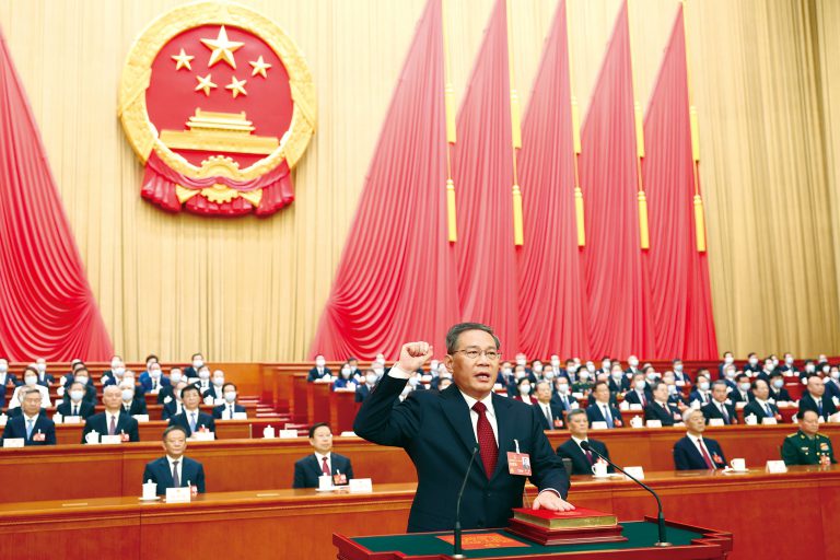 新任國務院總理李強給人留下務實、沉穩、貼地親民的良好形象。