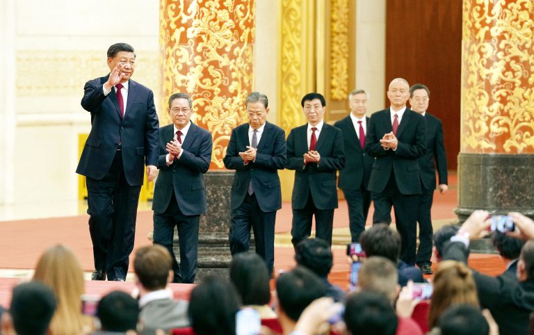 李強（左二）去年二十大時當選為中央政治局常委，排名第二，正式入主中央。