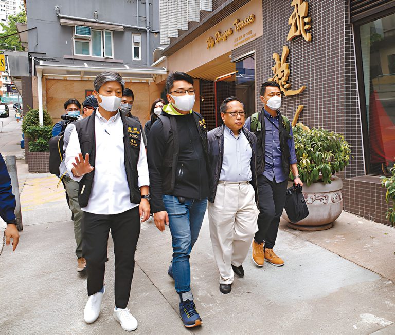 3月20日，何俊仁被警方國安處以「妨礙司法公正」罪名拘捕，撤銷其保釋，即時還押。