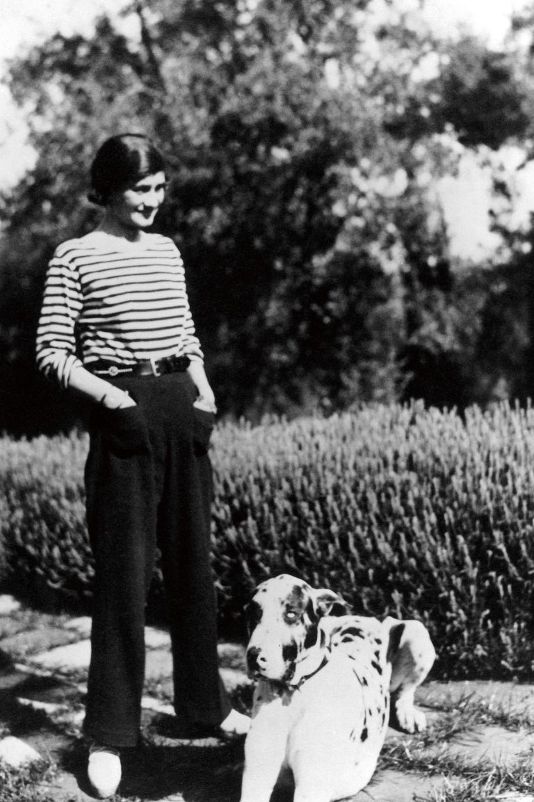 Coco Chanel加持下，Breton Stripes成為法國女生長青衣着生活日常。