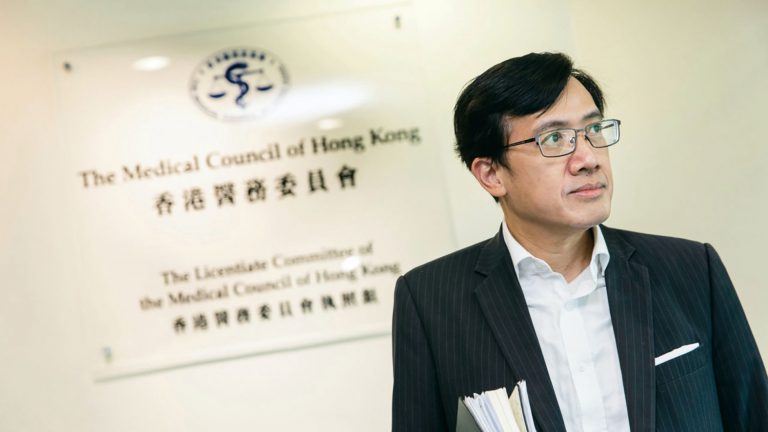香港病人政策連線主席林志釉認為，引入境外護士是一個可行的方法。
