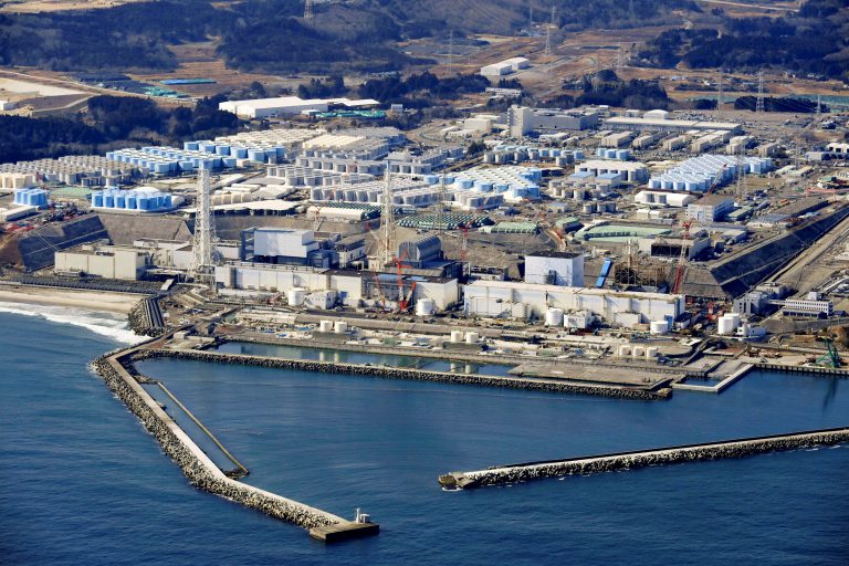 日本福島第一核電廠近日開始向核污水排海隧道注入海水，並計劃於今年春夏季起，將經稀釋的核污水排放入大海，排放期長達30年。