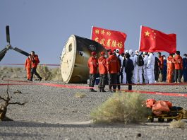 神舟十五號三名航天員完成任務　返回地面出艙