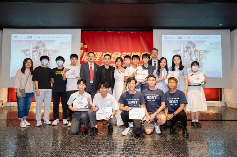 十面埋「服」創新社會服務大賽學生組別得獎者。