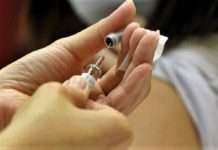 許樹昌警告流感將有小型爆發　第三代新冠疫苗料數月內抵港