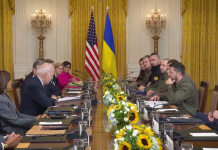 拜登白宮晤澤連斯基　宣布向烏克蘭提供3.25億美元軍事援助