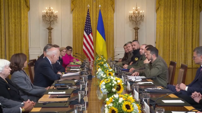 澤連斯基前往白宮與美國總統拜登會面，以爭取更多軍援。(澤連斯基Twitter)