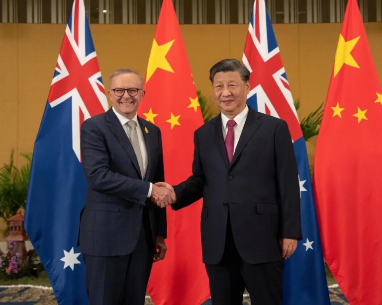 澳洲總理阿爾巴內塞去年11月在印尼峇里島G20會議與中國國家主席習近平舉行會談。(Anthony Albanese Twitter)